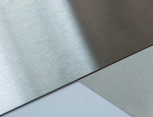 Лист нержавеющий 4N+PE шлифованный с защитной пленкой х/к AISI 304H 0,5 мм ASTM A240 фото
