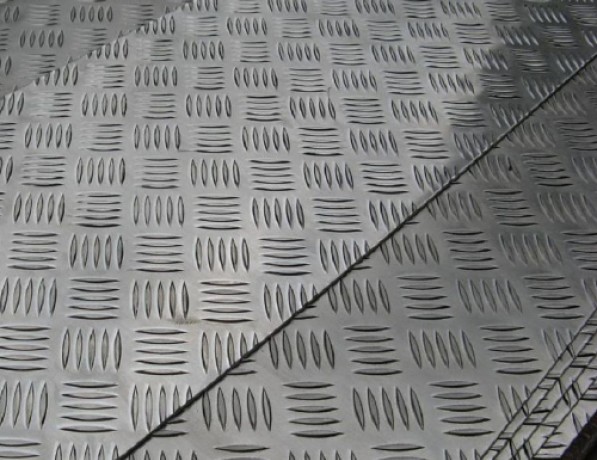 Лист нержавеющий рифленый г/к квинтет AISI 304 4 мм фото