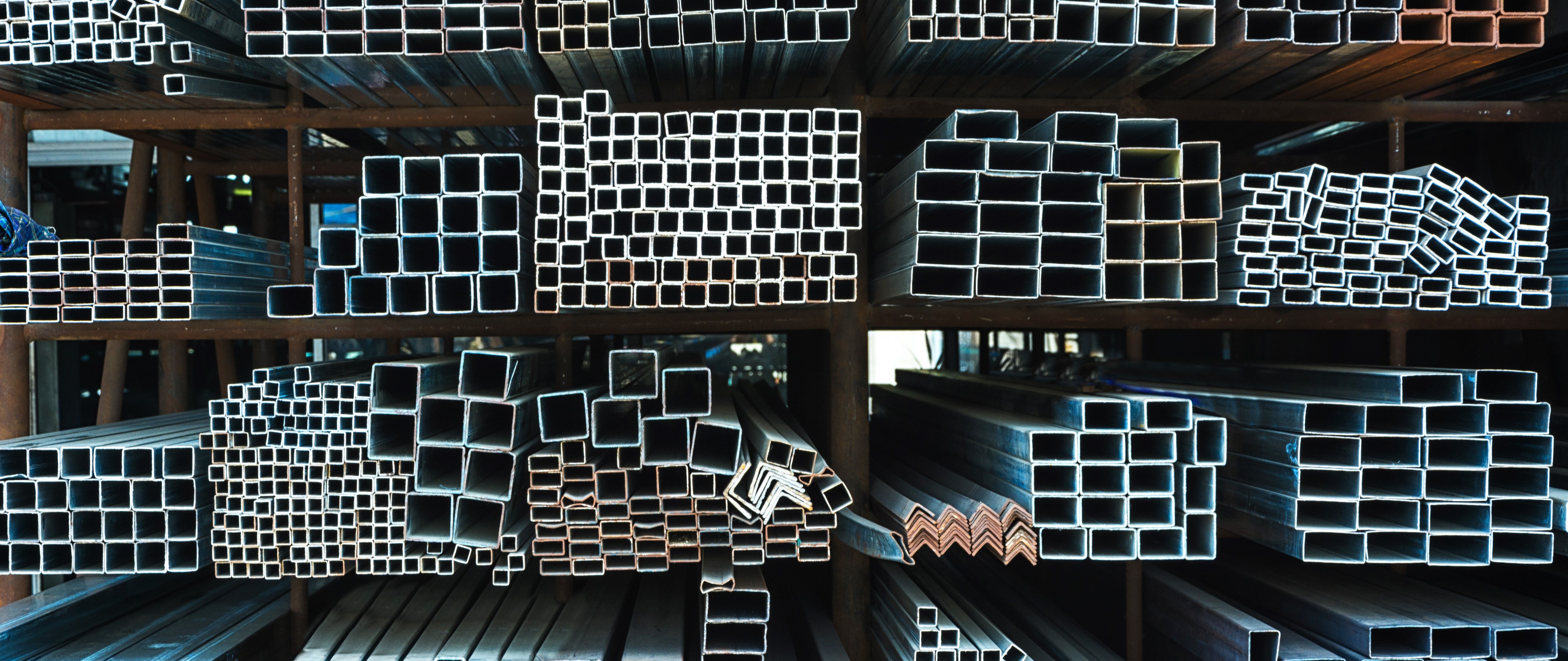 Трубы профильные на складе